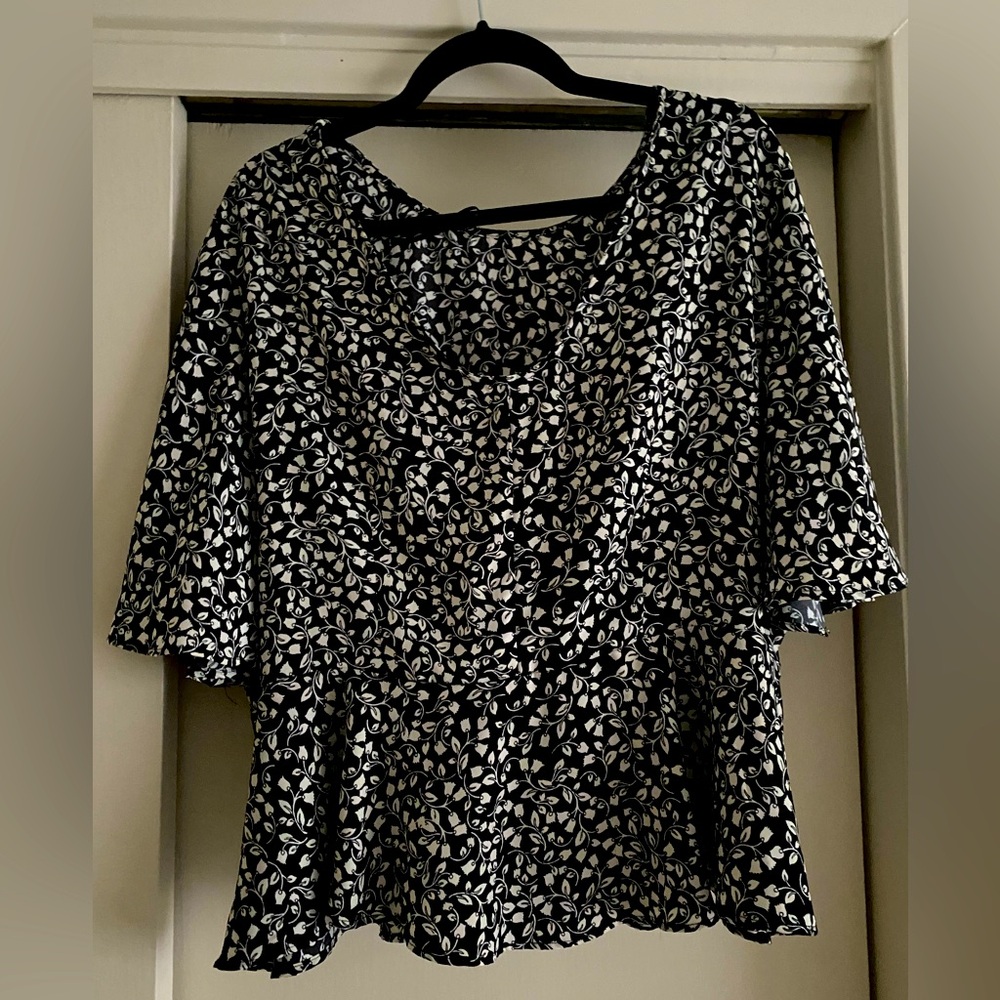“Who What Wear” black & white floral formal blouse